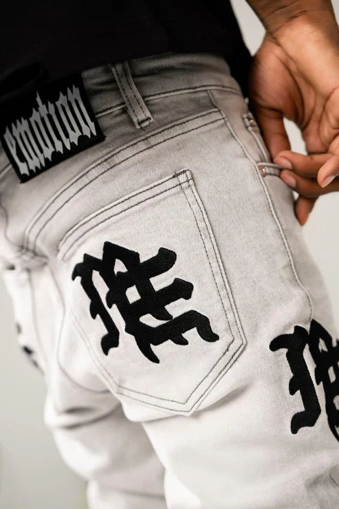 MIXED EMOTIONS Jeans Graphic Logo Light Wash