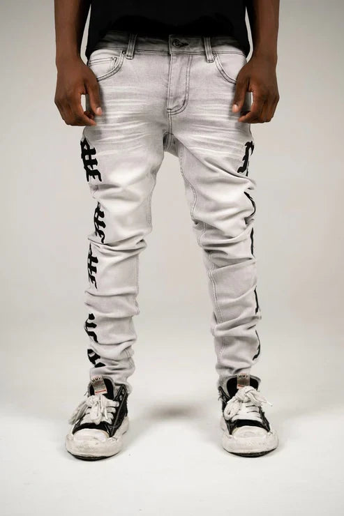 MIXED EMOTIONS Jeans Graphic Logo Light Wash