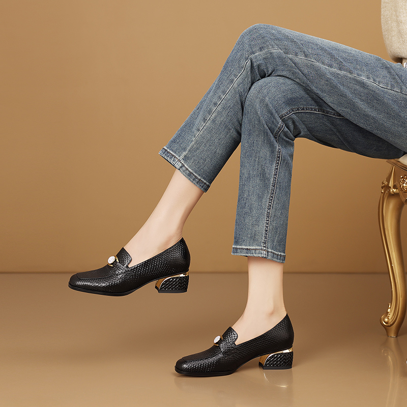 USS Shoes Alix Women's Square Toe and Buckle With Rhinestones Pumps - Luxuryurbanwear