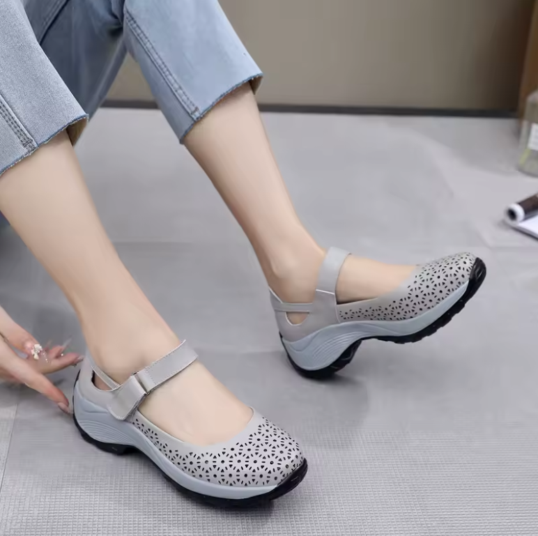 USS Shoes Anais Women's Hollow Leather Comfortable Sandals