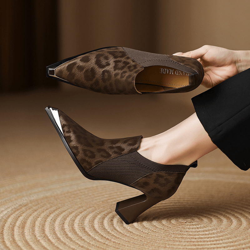 USS Shoes Arianny Women's Metal Iron Head Pointed Toe Pumps