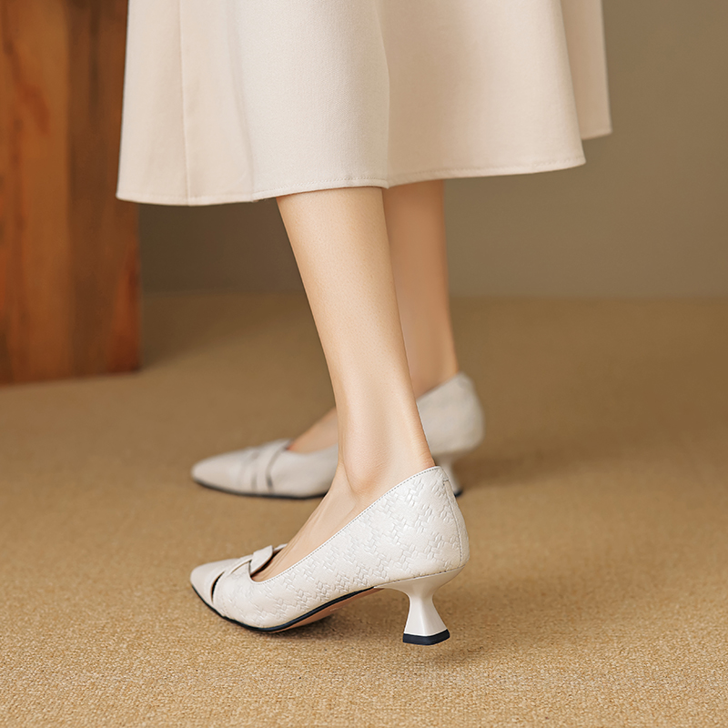 USS Shoes Chiara Women's Kitten Heel Leather Pumps - Luxuryurbanwear