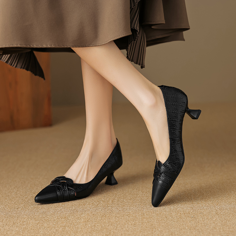 USS Shoes Chiara Women's Kitten Heel Leather Pumps - Luxuryurbanwear