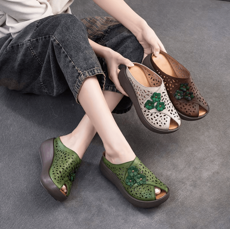 USS Shoes Eilyn Women's Flowers Peep Toe Wedge Slipper
