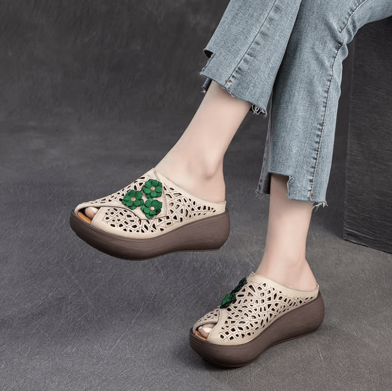 USS Shoes Eilyn Women's Flowers Peep Toe Wedge Slipper