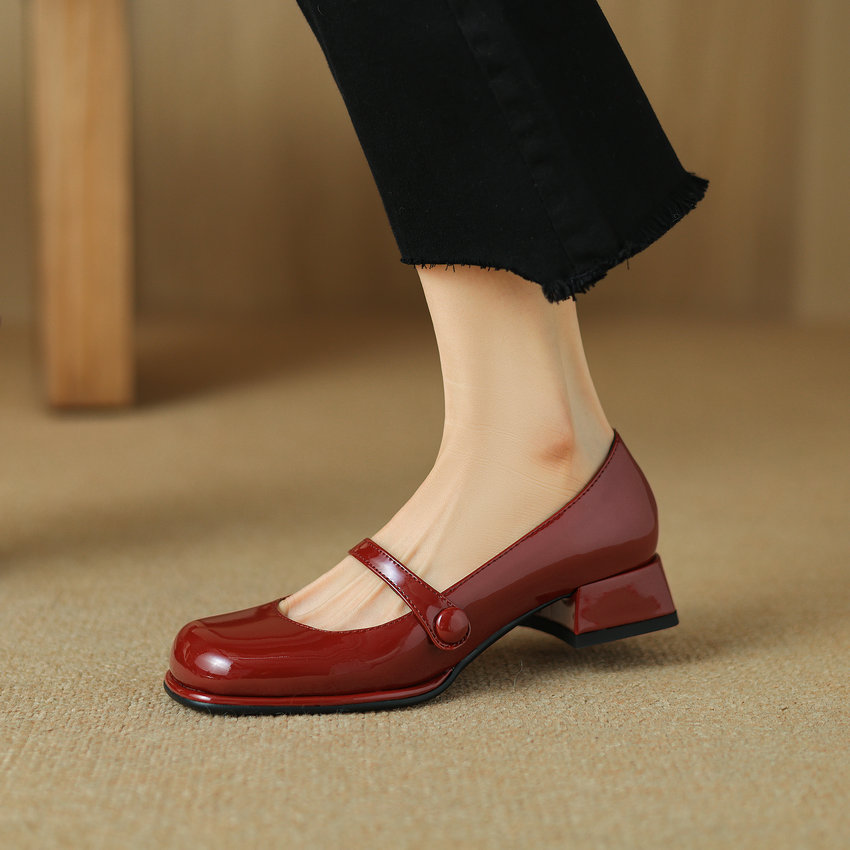 USS Shoes Fiorela Women's Square Heel Pump - Luxuryurbanwear