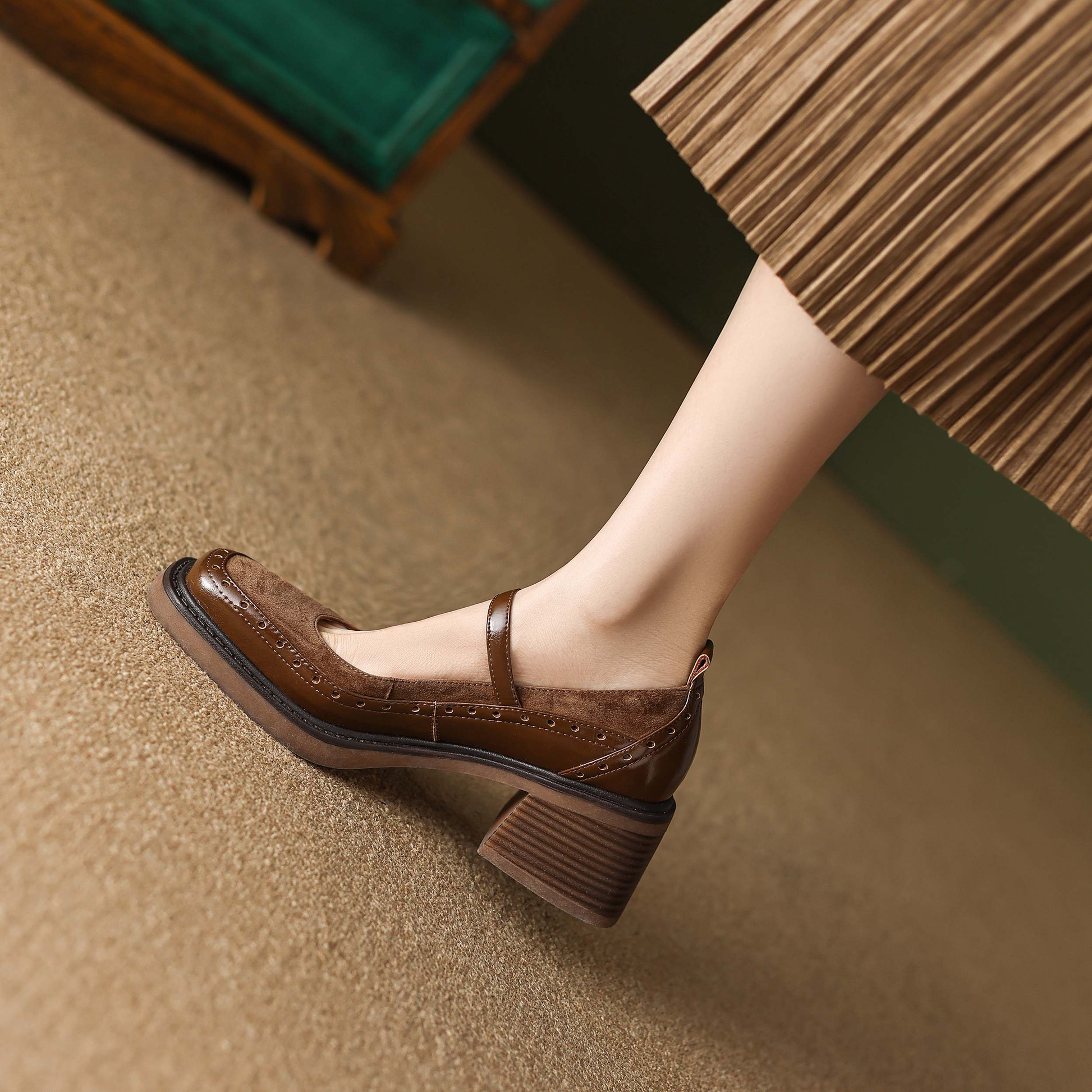 USS Shoes Hanna Women's Leather Carving Design Pumps - Luxuryurbanwear