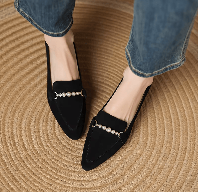 USS Shoes Katalina Women's Pointed Toe Pearl Detail Leather Pumps