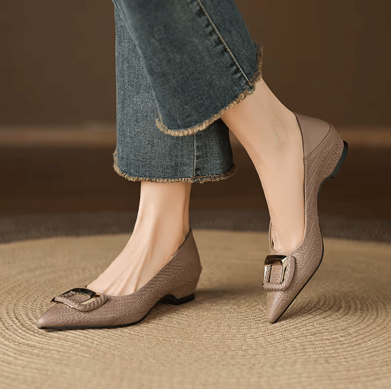 USS Shoes Laura Women's Soft  Leather Buckled Pointed Toe Pumps