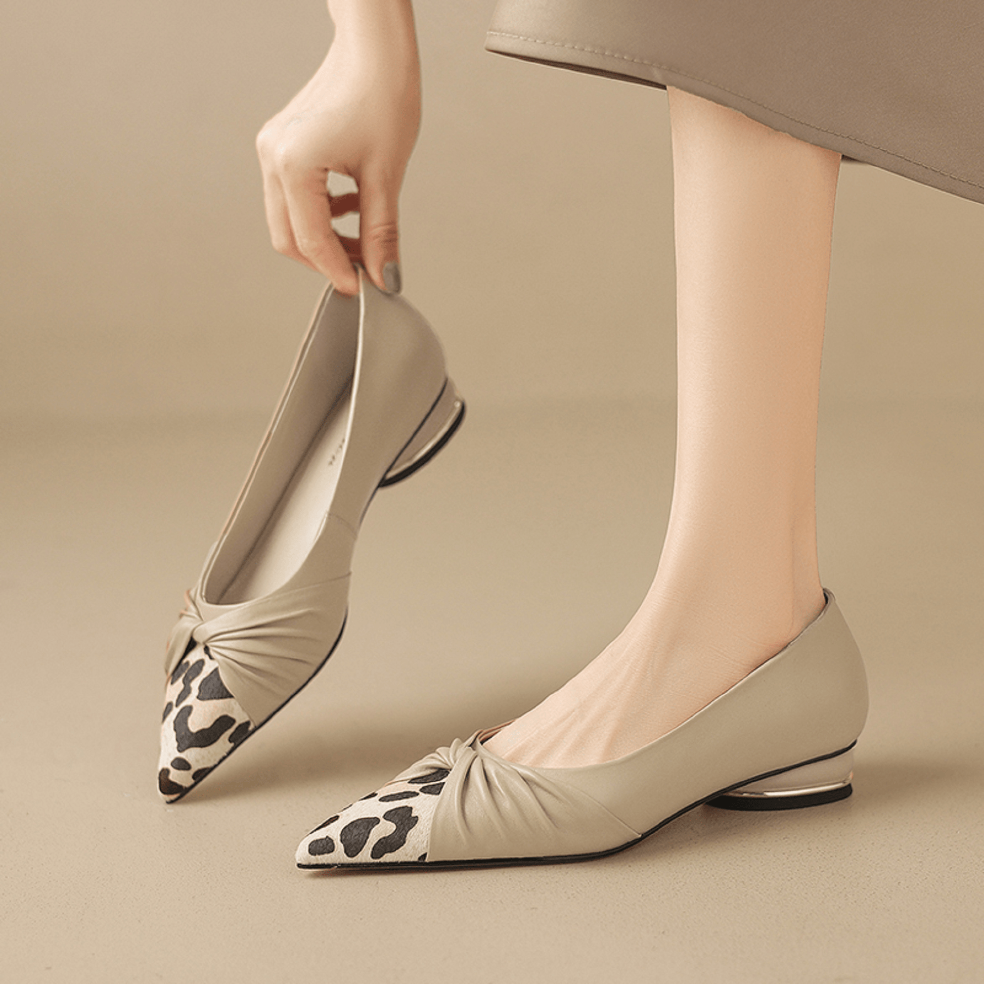 USS Shoes Liuna Women's Pointed Toe Comfort Flats