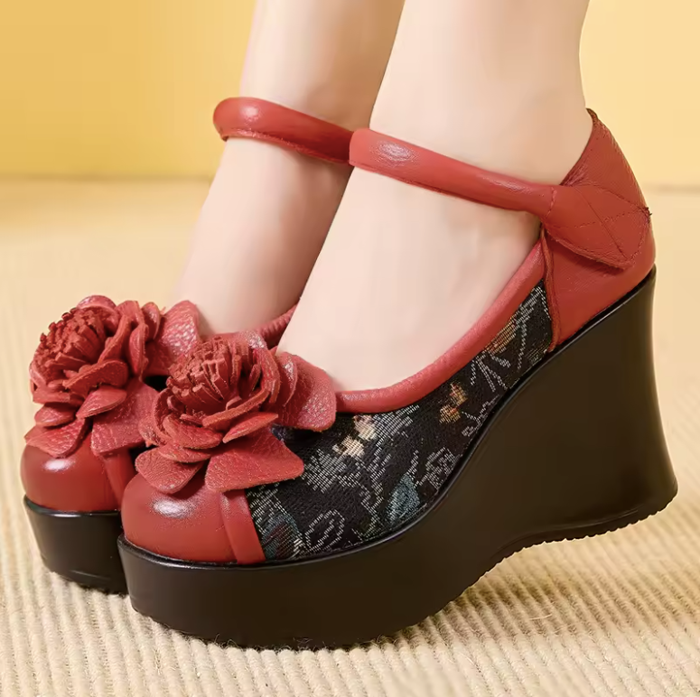 USS Shoes Lucia Women's Wedge Leather Platforms