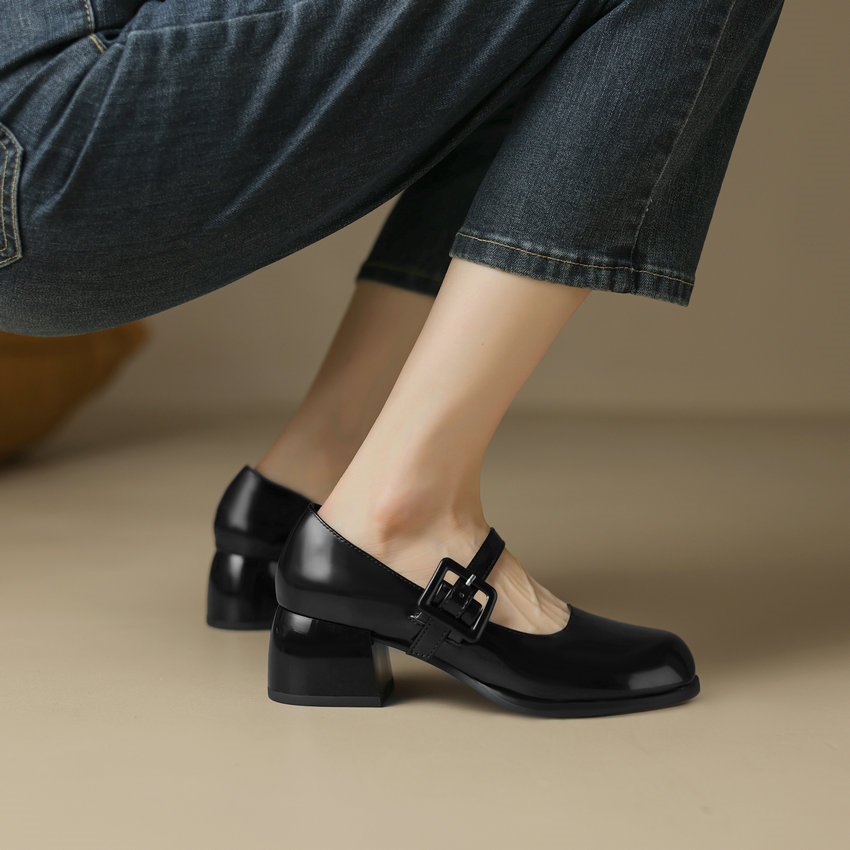 USS Shoes Milagros Women's Square Mid Heel Pumps