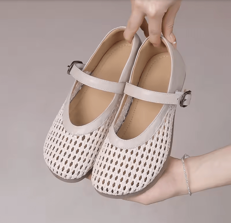 USS Shoes Milvia Women's Hollow Leather Round Toe Flats