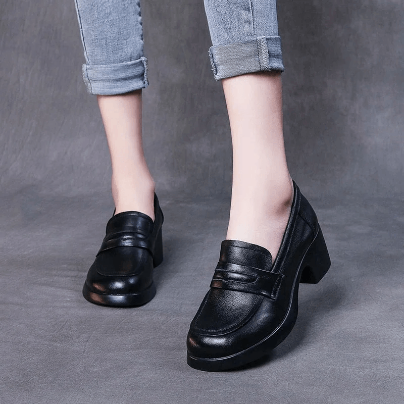 USS Shoes Omary Women's Square Heel Pumps